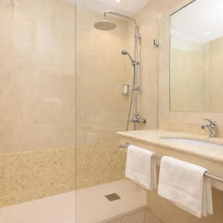 Grand Moderne Hotel 4*