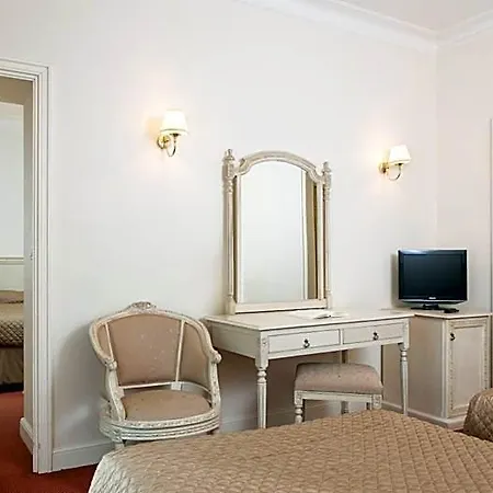 Hotel Grand Moderne 4*