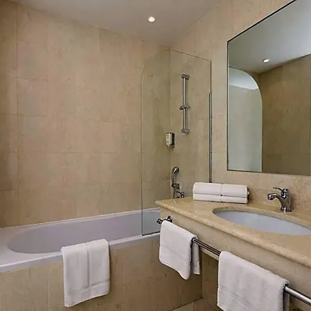 Grand Moderne Hotell 4*