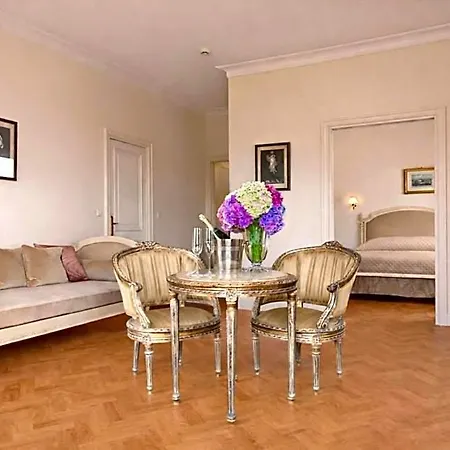 Grand Moderne Hotel 4*