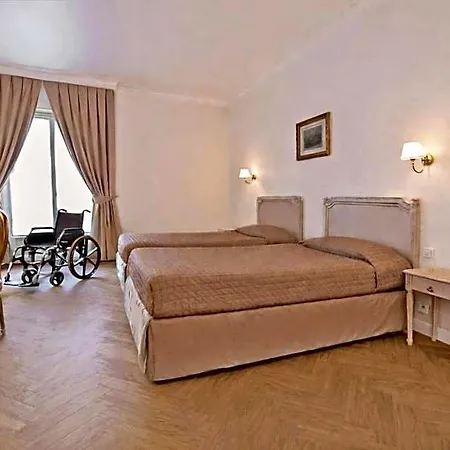 Hotel Grand Moderne Lourdes