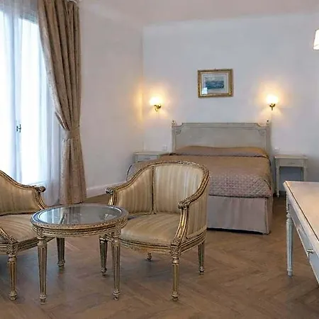 Grand Moderne 4* Lourdes
