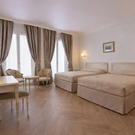 Grand Moderne Hotell
