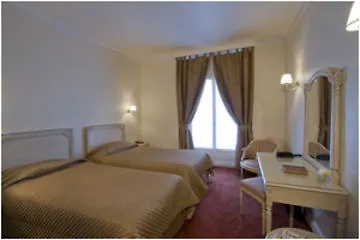 מלון Grand Moderne 4*
