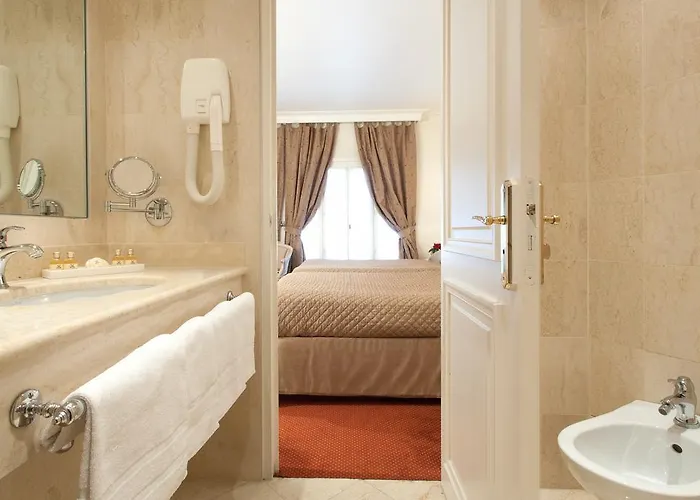 Hotel Grand Moderne Lourdes