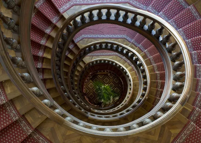 Hotel Grand Moderne Lourdes