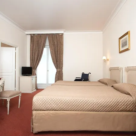 Отель Grand Moderne 4*