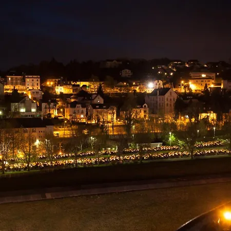 Отель Grand Moderne Лурд