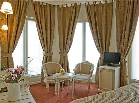 Grand Moderne Отель