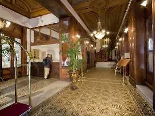 Grand Moderne 4* Лурд